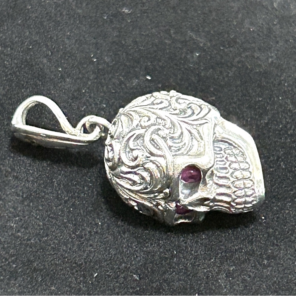 Skull with  rubies Sterling  Silver 925 pendant - Picture 8 of 10
